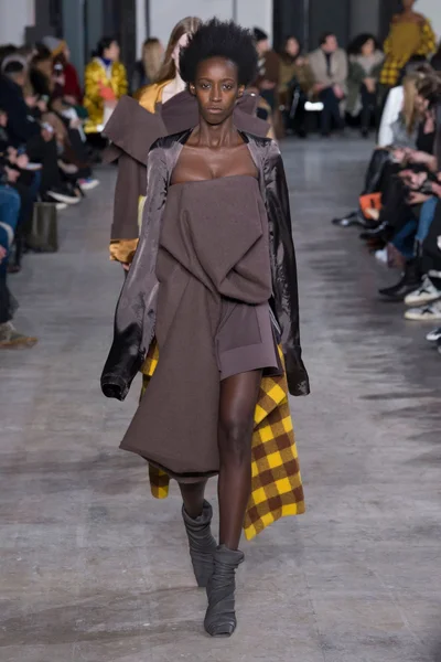 Look 35